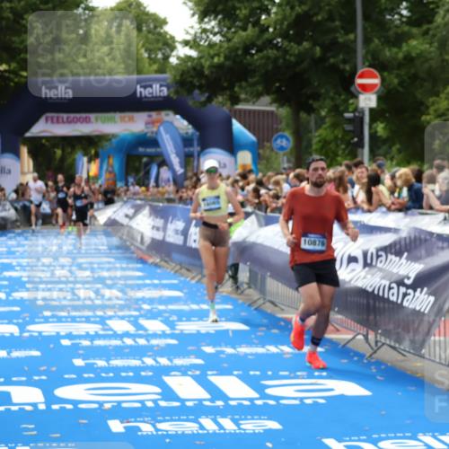 29.06.2025 - hella hamburg halbmarathon Zöllner http://msf.ph/oto/8181896 29.06.2025 10:32:23 Ziel 7272, 10484, 10876, 16065 meine-sportfotos.de