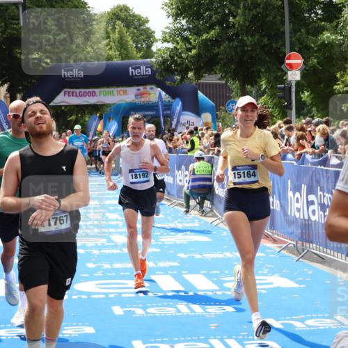 29.06.2025 - hella hamburg halbmarathon Zöllner http://msf.ph/oto/8181964 29.06.2025 10:40:39 Ziel 1912, 2324, 4843, 7284, 11767, 12365, 12540, 12865, 14272, 14820, 15015, 15164, 15493, 15542, 16599, 17214, 17724, 18192, 18399 meine-sportfotos.de