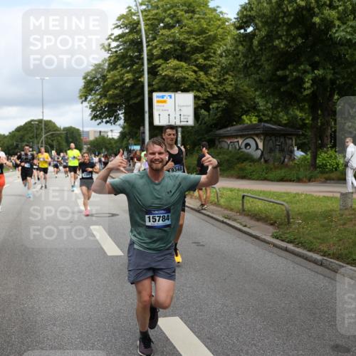 29.06.2025 - hella hamburg halbmarathon Yannick Fuchs http://msf.ph/oto/8181985 29.06.2025 10:43:10 20KM 1094, 1163, 1176, 1381, 1452, 1892, 2260, 3985, 4183, 4185, 4847, 4890, 5705, 6389, 7067, 8302, 8821, 8889, 9213, 9348, 9649, 9661, 9770, 10053, 10184, 10859, 10860, 11451, 11579, 11679, 11779, 12094, 12421, 12533, 12534, 12690, 13009, 13183, 13269, 13450, 13962, 14033, 14511, 15384, 15784, 15857, 15894, 16369, 16592, 16627, 17173, 17395, 17632, 17745, 17855, 17982, 18598, 18873, 18887 meine-sportfotos.de