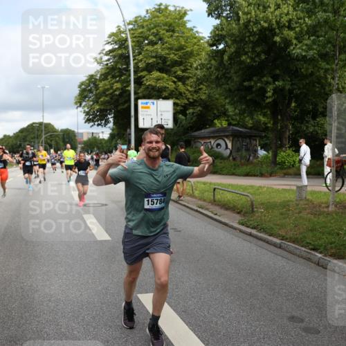 29.06.2025 - hella hamburg halbmarathon Yannick Fuchs http://msf.ph/oto/8182005 29.06.2025 10:43:10 20KM 1094, 1163, 1176, 1381, 1452, 1892, 2260, 3985, 4183, 4185, 4847, 4890, 5705, 6389, 7067, 8302, 8821, 8889, 9213, 9348, 9649, 9661, 9770, 10053, 10184, 10859, 10860, 11451, 11579, 11679, 11779, 12094, 12421, 12533, 12534, 12690, 13009, 13183, 13269, 13450, 13962, 14033, 14511, 15384, 15784, 15857, 15894, 16369, 16592, 16627, 17173, 17395, 17632, 17745, 17855, 17982, 18598, 18873, 18887 meine-sportfotos.de