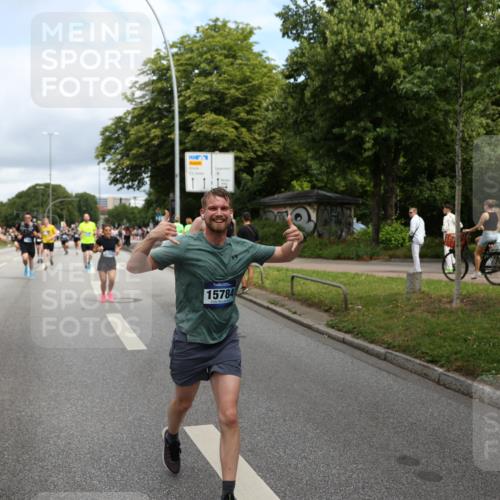 29.06.2025 - hella hamburg halbmarathon Yannick Fuchs http://msf.ph/oto/8182017 29.06.2025 10:43:10 20KM 1094, 1163, 1176, 1381, 1452, 1892, 2260, 3985, 4183, 4185, 4847, 4890, 5705, 6389, 7067, 8302, 8821, 8889, 9213, 9348, 9649, 9661, 9770, 10053, 10184, 10859, 10860, 11451, 11579, 11679, 11779, 12094, 12421, 12533, 12534, 12690, 13009, 13183, 13269, 13450, 13962, 14033, 14511, 15384, 15784, 15857, 15894, 16369, 16592, 16627, 17173, 17395, 17632, 17745, 17855, 17982, 18598, 18873, 18887 meine-sportfotos.de