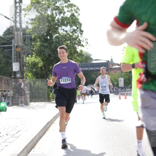 29.06.2025 - hella hamburg halbmarathon Jannik Wohlers http://msf.ph/oto/8182027 29.06.2025 09:42:51 Lombardsbrücke 1271, 4338, 5301, 6090, 9097, 9385, 9565, 9767, 10867, 11994, 12341, 13374, 14728, 14757, 15483, 15671, 18037, 18328, 18693, 18695, 18989 meine-sportfotos.de