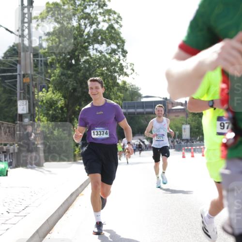 29.06.2025 - hella hamburg halbmarathon Jannik Wohlers http://msf.ph/oto/8182039 29.06.2025 09:42:51 Lombardsbrücke 1271, 4338, 5301, 6090, 9097, 9385, 9565, 9767, 10867, 11994, 12341, 13374, 14728, 14757, 15483, 15671, 18037, 18328, 18693, 18695, 18989 meine-sportfotos.de