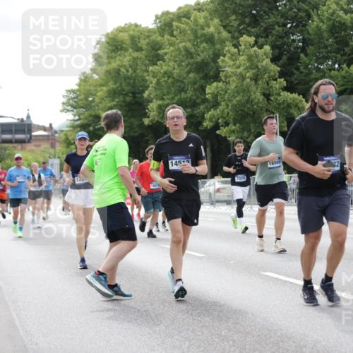 29.06.2025 - hella hamburg halbmarathon Jannik Wohlers http://msf.ph/oto/8182044 29.06.2025 10:23:03 Lombardsbrücke 1048, 1362, 2925, 4391, 4728, 5406, 6502, 7029, 7820, 8716, 10739, 11798, 11879, 12073, 12874, 14265, 14510, 14512, 14821, 15709, 16185, 16251, 17013, 17199, 17207, 17719, 18070, 18071, 18089, 18332, 18402, 18818, 18865 meine-sportfotos.de