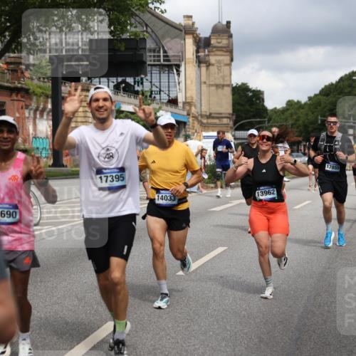29.06.2025 - hella hamburg halbmarathon Yannick Fuchs http://msf.ph/oto/8182088 29.06.2025 10:43:11 20KM 1094, 1163, 1176, 1381, 1452, 1892, 2260, 3985, 4183, 4185, 4847, 4890, 5705, 6389, 7067, 8302, 8821, 9213, 9348, 9649, 9661, 9770, 10053, 10184, 10859, 10860, 11451, 11579, 11679, 11779, 12094, 12421, 12533, 12534, 12690, 13009, 13183, 13269, 13450, 13962, 14033, 14511, 15384, 15784, 15857, 15894, 16369, 16592, 16627, 17173, 17395, 17632, 17745, 17855, 17982, 18598, 18873, 18887 meine-sportfotos.de