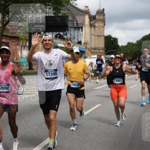 29.06.2025 - hella hamburg halbmarathon Yannick Fuchs http://msf.ph/oto/8182094 29.06.2025 10:43:11 20KM 1094, 1163, 1176, 1381, 1452, 1892, 2260, 3985, 4183, 4185, 4847, 4890, 5705, 6389, 7067, 8302, 8821, 9213, 9348, 9649, 9661, 9770, 10053, 10184, 10859, 10860, 11451, 11579, 11679, 11779, 12094, 12421, 12533, 12534, 12690, 13009, 13183, 13269, 13450, 13962, 14033, 14511, 15384, 15784, 15857, 15894, 16369, 16592, 16627, 17173, 17395, 17632, 17745, 17855, 17982, 18598, 18873, 18887 meine-sportfotos.de
