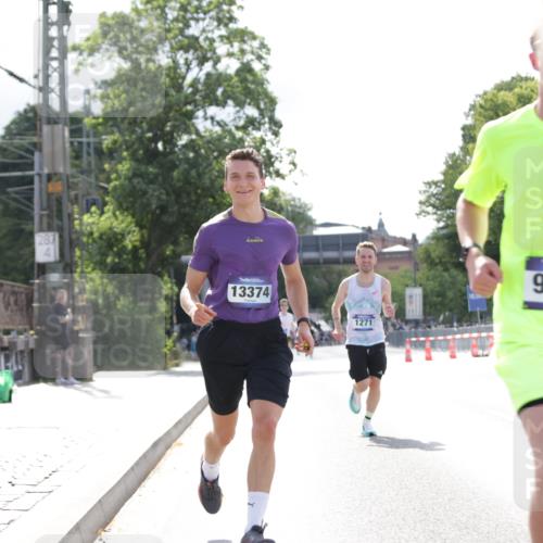 29.06.2025 - hella hamburg halbmarathon Jannik Wohlers http://msf.ph/oto/8182115 29.06.2025 09:42:51 Lombardsbrücke 1271, 4338, 5301, 6090, 9097, 9385, 9565, 9767, 10867, 11994, 12341, 13374, 14728, 14757, 15483, 15671, 18037, 18328, 18693, 18695, 18989 meine-sportfotos.de