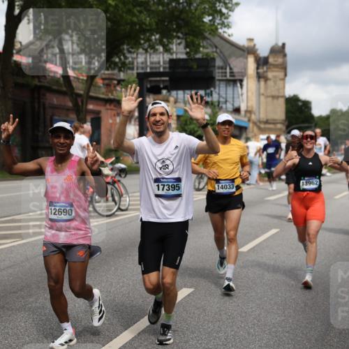 29.06.2025 - hella hamburg halbmarathon Yannick Fuchs http://msf.ph/oto/8182136 29.06.2025 10:43:11 20KM 1094, 1163, 1176, 1381, 1452, 1892, 2260, 3985, 4183, 4185, 4847, 4890, 5705, 6389, 7067, 8302, 8821, 9213, 9348, 9649, 9661, 9770, 10053, 10184, 10859, 10860, 11451, 11579, 11679, 11779, 12094, 12421, 12533, 12534, 12690, 13009, 13183, 13269, 13450, 13962, 14033, 14511, 15384, 15784, 15857, 15894, 16369, 16592, 16627, 17173, 17395, 17632, 17745, 17855, 17982, 18598, 18873, 18887 meine-sportfotos.de