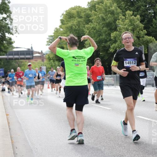 29.06.2025 - hella hamburg halbmarathon Jannik Wohlers http://msf.ph/oto/8182172 29.06.2025 10:23:03 Lombardsbrücke 1048, 1362, 2925, 4391, 4728, 5406, 6502, 7029, 7820, 8716, 10739, 11798, 11879, 12073, 12874, 14265, 14510, 14512, 14821, 15709, 16185, 16251, 17013, 17199, 17207, 17719, 18070, 18071, 18089, 18332, 18402, 18818, 18865 meine-sportfotos.de