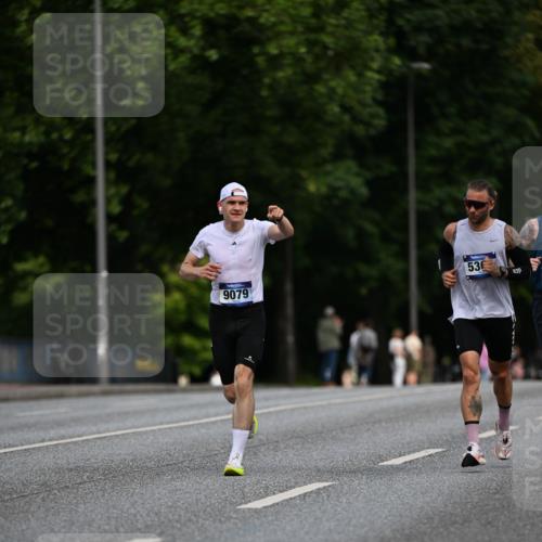 29.06.2025 - hella hamburg halbmarathon Dr. Thomas Lammeyer http://msf.ph/oto/8182189 29.06.2025 09:47:19 Kennedybrücke 1122, 1953, 3189, 3379, 5308, 5344, 7231, 7793, 8975, 9079, 10106, 10173, 11150 meine-sportfotos.de