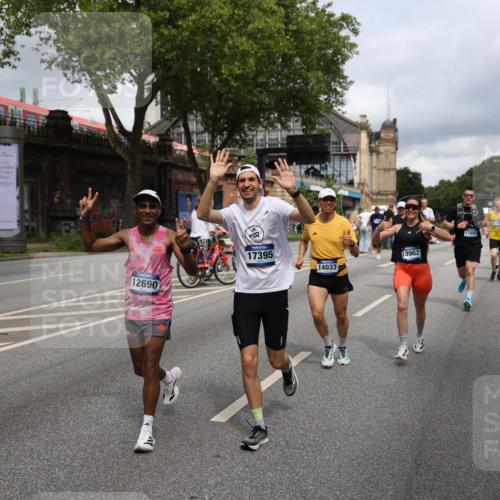 29.06.2025 - hella hamburg halbmarathon Yannick Fuchs http://msf.ph/oto/8182191 29.06.2025 10:43:11 20KM 1094, 1163, 1176, 1381, 1452, 1892, 2260, 3985, 4183, 4185, 4847, 4890, 5705, 6389, 7067, 8302, 8821, 9213, 9348, 9649, 9661, 9770, 10053, 10184, 10859, 10860, 11451, 11579, 11679, 11779, 12094, 12421, 12533, 12534, 12690, 13009, 13183, 13269, 13450, 13962, 14033, 14511, 15384, 15784, 15857, 15894, 16369, 16592, 16627, 17173, 17395, 17632, 17745, 17855, 17982, 18598, 18873, 18887 meine-sportfotos.de
