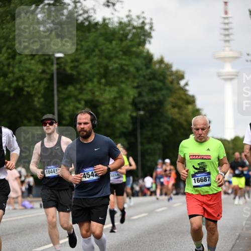 29.06.2025 - hella hamburg halbmarathon Dr. Thomas Lammeyer http://msf.ph/oto/8182214 29.06.2025 10:10:25 Kennedybrücke 1766, 1830, 1936, 2471, 2624, 3062, 4169, 4542, 5431, 6014, 7741, 8051, 8290, 8744, 8909, 10214, 10781 meine-sportfotos.de