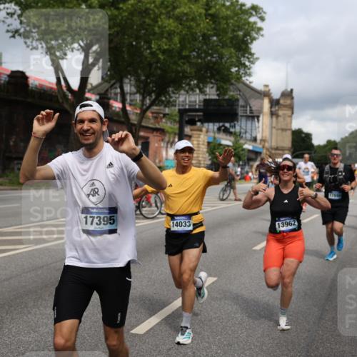 29.06.2025 - hella hamburg halbmarathon Yannick Fuchs http://msf.ph/oto/8182257 29.06.2025 10:43:12 20KM 1094, 1381, 1452, 1892, 2260, 3985, 4183, 4185, 4847, 4890, 5705, 6389, 7067, 8302, 8821, 9213, 9348, 9649, 9661, 9770, 10053, 10184, 10859, 10860, 11451, 11579, 11679, 11779, 12094, 12421, 12533, 12534, 12690, 13009, 13183, 13269, 13450, 13962, 14033, 15384, 15422, 15784, 15857, 15894, 16369, 16592, 16627, 17173, 17395, 17632, 17745, 17855, 17982, 18598, 18873, 18887 meine-sportfotos.de