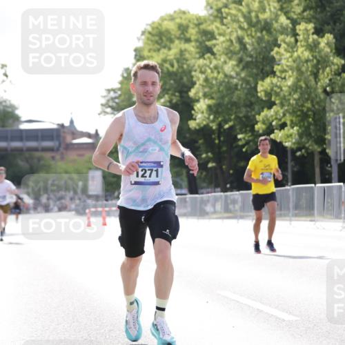 29.06.2025 - hella hamburg halbmarathon Jannik Wohlers http://msf.ph/oto/8182278 29.06.2025 09:42:53 Lombardsbrücke 1271, 4338, 5301, 6090, 9097, 9385, 9565, 9767, 10867, 11994, 12341, 13374, 14728, 14757, 15483, 15671, 18037, 18328, 18693, 18695, 18989 meine-sportfotos.de