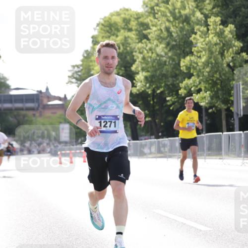 29.06.2025 - hella hamburg halbmarathon Jannik Wohlers http://msf.ph/oto/8182296 29.06.2025 09:42:53 Lombardsbrücke 1271, 4338, 5301, 6090, 9097, 9385, 9565, 9767, 10867, 11994, 12341, 13374, 14728, 14757, 15483, 15671, 18037, 18328, 18693, 18695, 18989 meine-sportfotos.de