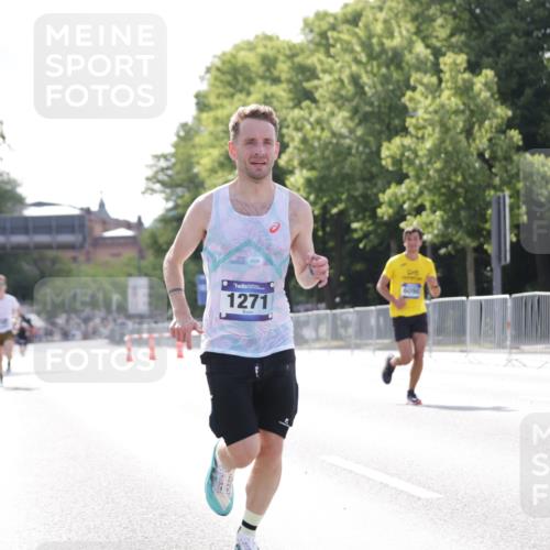 29.06.2025 - hella hamburg halbmarathon Jannik Wohlers http://msf.ph/oto/8182339 29.06.2025 09:42:53 Lombardsbrücke 1271, 4338, 5301, 6090, 9097, 9385, 9565, 9767, 10867, 11994, 12341, 13374, 14728, 14757, 15483, 15671, 18037, 18328, 18693, 18695, 18989 meine-sportfotos.de
