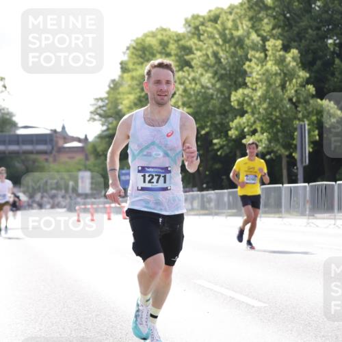 29.06.2025 - hella hamburg halbmarathon Jannik Wohlers http://msf.ph/oto/8182352 29.06.2025 09:42:53 Lombardsbrücke 1271, 4338, 5301, 6090, 9097, 9385, 9565, 9767, 10867, 11994, 12341, 13374, 14728, 14757, 15483, 15671, 18037, 18328, 18693, 18695, 18989 meine-sportfotos.de