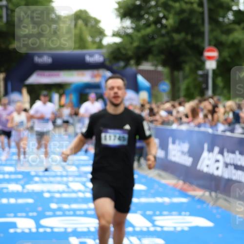 29.06.2025 - hella hamburg halbmarathon Zöllner http://msf.ph/oto/8182353 29.06.2025 10:32:35 Ziel 1707, 5070, 8883, 11745, 11877, 13199, 14293, 14908, 16957, 18135, 18562, 18563 meine-sportfotos.de