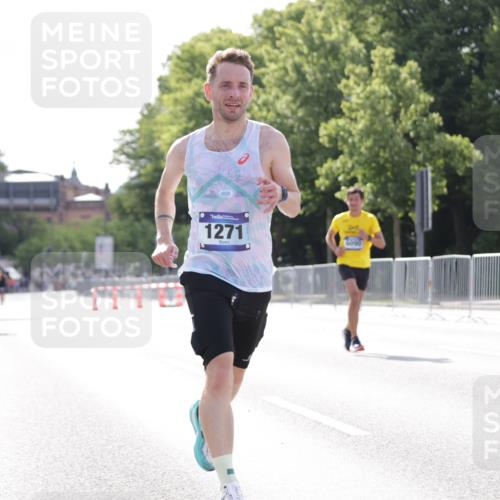 29.06.2025 - hella hamburg halbmarathon Jannik Wohlers http://msf.ph/oto/8182379 29.06.2025 09:42:53 Lombardsbrücke 1271, 4338, 5301, 6090, 9097, 9385, 9565, 9767, 10867, 11994, 12341, 13374, 14728, 14757, 15483, 15671, 18037, 18328, 18693, 18695, 18989 meine-sportfotos.de
