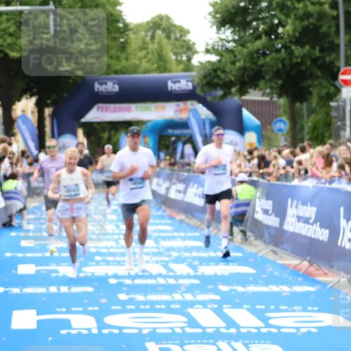 29.06.2025 - hella hamburg halbmarathon Zöllner http://msf.ph/oto/8182411 29.06.2025 10:32:37 Ziel 1707, 11877, 13199, 14293, 14908, 16619, 18135, 18562, 18563 meine-sportfotos.de