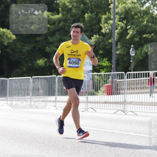 29.06.2025 - hella hamburg halbmarathon Jannik Wohlers http://msf.ph/oto/8182453 29.06.2025 09:42:55 Lombardsbrücke 1271, 4338, 5301, 6090, 7380, 9385, 9565, 9767, 10867, 13374, 14728, 14757, 15483, 15671, 18037, 18328, 18693, 18695, 18989 meine-sportfotos.de