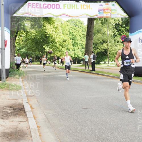 29.06.2025 - hella hamburg halbmarathon MichiJ http://msf.ph/oto/8182464 29.06.2025 10:17:32 Zwischen KM18-KM19 1577, 9804, 13941, 13956, 19114 meine-sportfotos.de