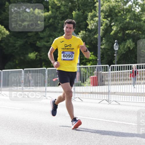 29.06.2025 - hella hamburg halbmarathon Jannik Wohlers http://msf.ph/oto/8182472 29.06.2025 09:42:55 Lombardsbrücke 1271, 4338, 5301, 6090, 7380, 9385, 9565, 9767, 10867, 13374, 14728, 14757, 15483, 15671, 18037, 18328, 18693, 18695, 18989 meine-sportfotos.de