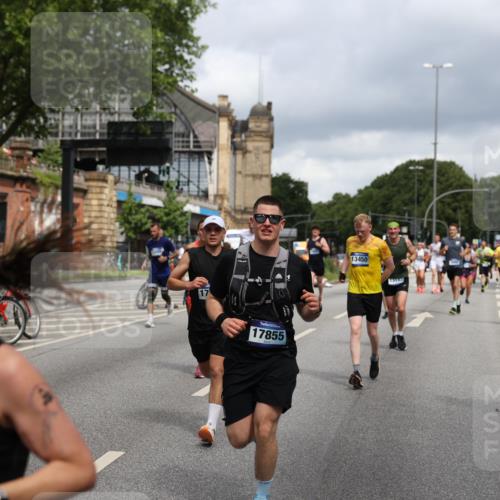 29.06.2025 - hella hamburg halbmarathon Yannick Fuchs http://msf.ph/oto/8182485 29.06.2025 10:43:13 20KM 1094, 1381, 1452, 1892, 2260, 3985, 4183, 4185, 4847, 4890, 5705, 6389, 7067, 8302, 8821, 9213, 9348, 9649, 9661, 9770, 10053, 10184, 10859, 10860, 11451, 11579, 11679, 11779, 12094, 12421, 12533, 12534, 12690, 13009, 13183, 13269, 13450, 13962, 14033, 15384, 15422, 15784, 15857, 15894, 16369, 16592, 16627, 17173, 17395, 17632, 17745, 17855, 17982, 18598, 18873, 18887 meine-sportfotos.de