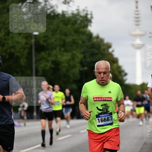 29.06.2025 - hella hamburg halbmarathon Dr. Thomas Lammeyer http://msf.ph/oto/8182515 29.06.2025 10:10:26 Kennedybrücke 1766, 1830, 1936, 2471, 2624, 3062, 4169, 4542, 5431, 6014, 7741, 8051, 8290, 8744, 10214, 10781 meine-sportfotos.de