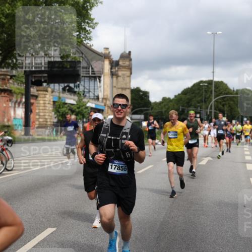 29.06.2025 - hella hamburg halbmarathon Yannick Fuchs http://msf.ph/oto/8182526 29.06.2025 10:43:13 20KM 1094, 1381, 1452, 1892, 2260, 3985, 4183, 4185, 4847, 4890, 5705, 6389, 7067, 8302, 8821, 9213, 9348, 9649, 9661, 9770, 10053, 10184, 10859, 10860, 11451, 11579, 11679, 11779, 12094, 12421, 12533, 12534, 12690, 13009, 13183, 13269, 13450, 13962, 14033, 15384, 15422, 15784, 15857, 15894, 16369, 16592, 16627, 17173, 17395, 17632, 17745, 17855, 17982, 18598, 18873, 18887 meine-sportfotos.de