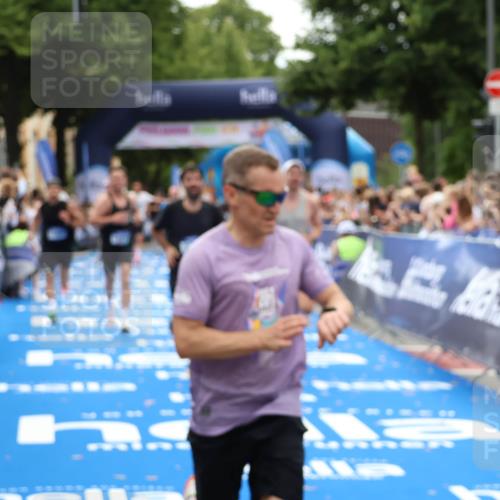 29.06.2025 - hella hamburg halbmarathon Zöllner http://msf.ph/oto/8182559 29.06.2025 10:32:40 Ziel 1707, 1990, 11877, 13961, 14293, 14908, 16619, 18135 meine-sportfotos.de