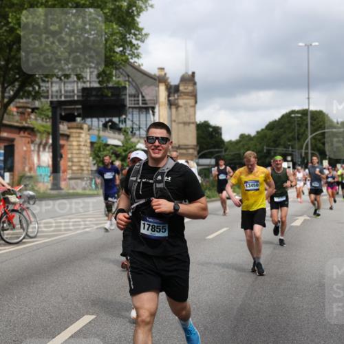 29.06.2025 - hella hamburg halbmarathon Yannick Fuchs http://msf.ph/oto/8182578 29.06.2025 10:43:13 20KM 1094, 1381, 1452, 1892, 2260, 3985, 4183, 4185, 4847, 4890, 5705, 6389, 7067, 8302, 8821, 9213, 9348, 9649, 9661, 9770, 10053, 10184, 10859, 10860, 11451, 11579, 11679, 11779, 12094, 12421, 12533, 12534, 12690, 13009, 13183, 13269, 13450, 13962, 14033, 15384, 15422, 15784, 15857, 15894, 16369, 16592, 16627, 17173, 17395, 17632, 17745, 17855, 17982, 18598, 18873, 18887 meine-sportfotos.de