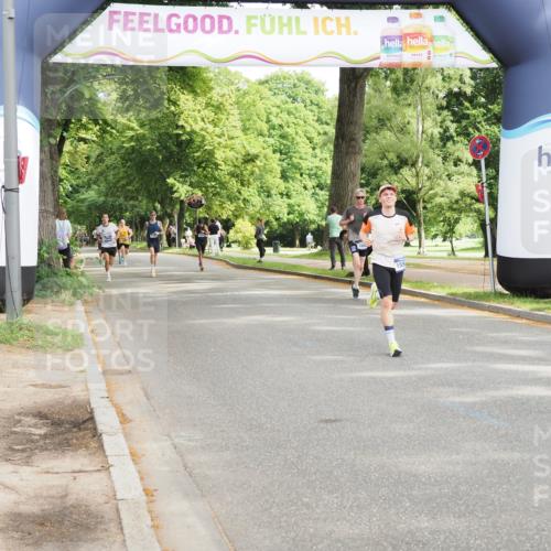 29.06.2025 - hella hamburg halbmarathon MichiJ http://msf.ph/oto/8182626 29.06.2025 10:17:36 Zwischen KM18-KM19 1577, 10655, 13956, 15583 meine-sportfotos.de