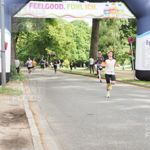29.06.2025 - hella hamburg halbmarathon MichiJ http://msf.ph/oto/8182647 29.06.2025 10:17:36 Zwischen KM18-KM19 1577, 10655, 13956, 15583 meine-sportfotos.de