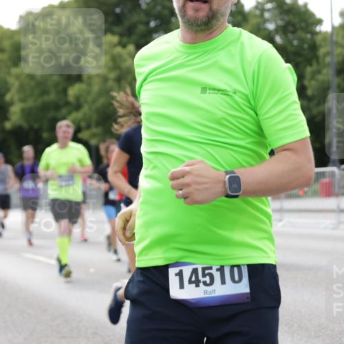 29.06.2025 - hella hamburg halbmarathon Jannik Wohlers http://msf.ph/oto/8182657 29.06.2025 10:23:05 Lombardsbrücke 1048, 1304, 1362, 4391, 4728, 5160, 5406, 6502, 7029, 7820, 10739, 11300, 11798, 11879, 12874, 14265, 14510, 14512, 14821, 15709, 16185, 16251, 17013, 17199, 17719, 18070, 18071, 18089, 18332, 18402, 18818, 18865 meine-sportfotos.de