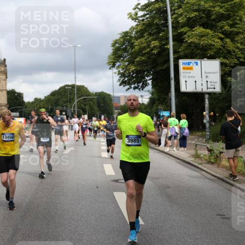 29.06.2025 - hella hamburg halbmarathon Yannick Fuchs http://msf.ph/oto/8182694 29.06.2025 10:43:14 20KM 1094, 1342, 1381, 1452, 1476, 1892, 2260, 3985, 4183, 4185, 4847, 4890, 5705, 6389, 7067, 8302, 8821, 9213, 9348, 9649, 9661, 10053, 10184, 10859, 10860, 11451, 11579, 11679, 11779, 12094, 12421, 12533, 12534, 12690, 13009, 13183, 13269, 13450, 13962, 14033, 15384, 15422, 15784, 15857, 15894, 16369, 16592, 16627, 17173, 17395, 17632, 17745, 17855, 17982, 18598, 18873, 18887 meine-sportfotos.de