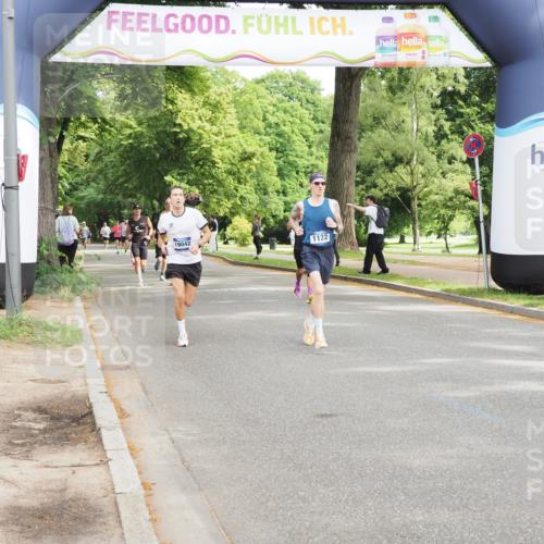 29.06.2025 - hella hamburg halbmarathon MichiJ http://msf.ph/oto/8182720 29.06.2025 10:17:41 Zwischen KM18-KM19 2604, 10655, 15583 meine-sportfotos.de