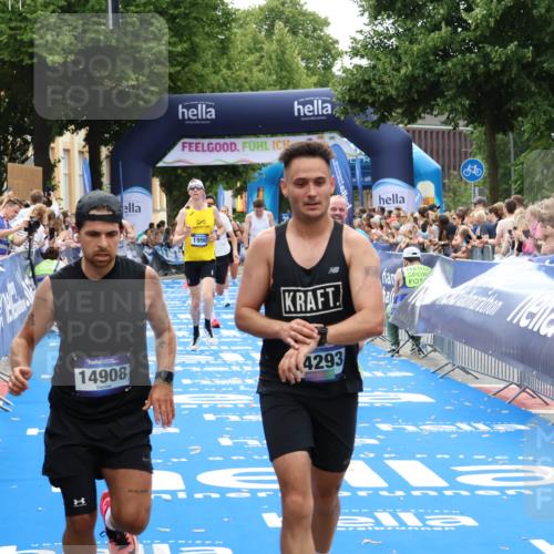 29.06.2025 - hella hamburg halbmarathon Zöllner http://msf.ph/oto/8182724 29.06.2025 10:32:43 Ziel 1990, 7965, 8062, 12987, 13961, 14293, 14908, 16619, 17117, 17151 meine-sportfotos.de