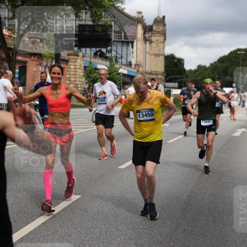 29.06.2025 - hella hamburg halbmarathon Yannick Fuchs http://msf.ph/oto/8182731 29.06.2025 10:43:15 20KM 1094, 1342, 1381, 1452, 1476, 2260, 2596, 3985, 4183, 4185, 4847, 4890, 5705, 6389, 7067, 8302, 8821, 9213, 9348, 9649, 9661, 10053, 10184, 10859, 10860, 11451, 11579, 11679, 11779, 12094, 12421, 12533, 12690, 13009, 13183, 13269, 13450, 13962, 14033, 15384, 15422, 15784, 15857, 15894, 16369, 16592, 16627, 17173, 17395, 17632, 17745, 17855, 17982, 18598, 18873, 18887 meine-sportfotos.de