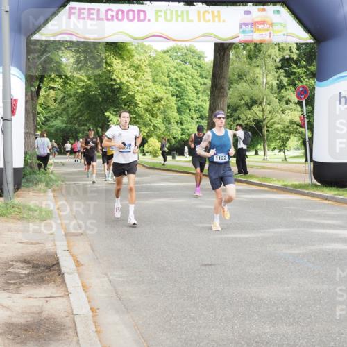 29.06.2025 - hella hamburg halbmarathon MichiJ http://msf.ph/oto/8182732 29.06.2025 10:17:41 Zwischen KM18-KM19 2604, 10655, 15583 meine-sportfotos.de