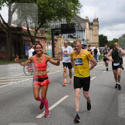 29.06.2025 - hella hamburg halbmarathon Yannick Fuchs http://msf.ph/oto/8182789 29.06.2025 10:43:15 20KM 1094, 1342, 1381, 1452, 1476, 2260, 2596, 3985, 4183, 4185, 4847, 4890, 5705, 6389, 7067, 8302, 8821, 9213, 9348, 9649, 9661, 10053, 10184, 10859, 10860, 11451, 11579, 11679, 11779, 12094, 12421, 12533, 12690, 13009, 13183, 13269, 13450, 13962, 14033, 15384, 15422, 15784, 15857, 15894, 16369, 16592, 16627, 17173, 17395, 17632, 17745, 17855, 17982, 18598, 18873, 18887 meine-sportfotos.de