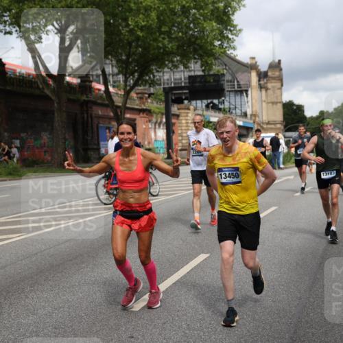 29.06.2025 - hella hamburg halbmarathon Yannick Fuchs http://msf.ph/oto/8182803 29.06.2025 10:43:15 20KM 1094, 1342, 1381, 1452, 1476, 2260, 2596, 3985, 4183, 4185, 4847, 4890, 5705, 6389, 7067, 8302, 8821, 9213, 9348, 9649, 9661, 10053, 10184, 10859, 10860, 11451, 11579, 11679, 11779, 12094, 12421, 12533, 12690, 13009, 13183, 13269, 13450, 13962, 14033, 15384, 15422, 15784, 15857, 15894, 16369, 16592, 16627, 17173, 17395, 17632, 17745, 17855, 17982, 18598, 18873, 18887 meine-sportfotos.de