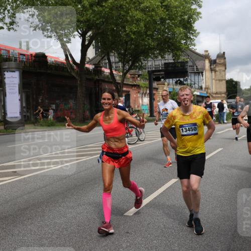 29.06.2025 - hella hamburg halbmarathon Yannick Fuchs http://msf.ph/oto/8182824 29.06.2025 10:43:15 20KM 1094, 1342, 1381, 1452, 1476, 2260, 2596, 3985, 4183, 4185, 4847, 4890, 5705, 6389, 7067, 8302, 8821, 9213, 9348, 9649, 9661, 10053, 10184, 10859, 10860, 11451, 11579, 11679, 11779, 12094, 12421, 12533, 12690, 13009, 13183, 13269, 13450, 13962, 14033, 15384, 15422, 15784, 15857, 15894, 16369, 16592, 16627, 17173, 17395, 17632, 17745, 17855, 17982, 18598, 18873, 18887 meine-sportfotos.de