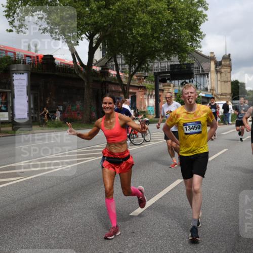 29.06.2025 - hella hamburg halbmarathon Yannick Fuchs http://msf.ph/oto/8182830 29.06.2025 10:43:15 20KM 1094, 1342, 1381, 1452, 1476, 2260, 2596, 3985, 4183, 4185, 4847, 4890, 5705, 6389, 7067, 8302, 8821, 9213, 9348, 9649, 9661, 10053, 10184, 10859, 10860, 11451, 11579, 11679, 11779, 12094, 12421, 12533, 12690, 13009, 13183, 13269, 13450, 13962, 14033, 15384, 15422, 15784, 15857, 15894, 16369, 16592, 16627, 17173, 17395, 17632, 17745, 17855, 17982, 18598, 18873, 18887 meine-sportfotos.de