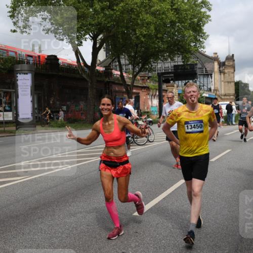 29.06.2025 - hella hamburg halbmarathon Yannick Fuchs http://msf.ph/oto/8182838 29.06.2025 10:43:15 20KM 1094, 1342, 1381, 1452, 1476, 2260, 2596, 3985, 4183, 4185, 4847, 4890, 5705, 6389, 7067, 8302, 8821, 9213, 9348, 9649, 9661, 10053, 10184, 10859, 10860, 11451, 11579, 11679, 11779, 12094, 12421, 12533, 12690, 13009, 13183, 13269, 13450, 13962, 14033, 15384, 15422, 15784, 15857, 15894, 16369, 16592, 16627, 17173, 17395, 17632, 17745, 17855, 17982, 18598, 18873, 18887 meine-sportfotos.de