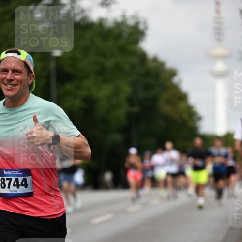 29.06.2025 - hella hamburg halbmarathon Dr. Thomas Lammeyer http://msf.ph/oto/8182839 29.06.2025 10:10:29 Kennedybrücke 1766, 1830, 1936, 1981, 2471, 2624, 3062, 4169, 4542, 4666, 5431, 6014, 7741, 8051, 8290, 8744, 10214, 10781, 10886 meine-sportfotos.de