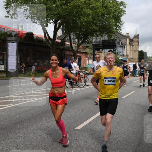 29.06.2025 - hella hamburg halbmarathon Yannick Fuchs http://msf.ph/oto/8182846 29.06.2025 10:43:16 20KM 1094, 1342, 1381, 1452, 1476, 2260, 2592, 2596, 3060, 3985, 4183, 4185, 4847, 4890, 5705, 6158, 6389, 7067, 8302, 8821, 9038, 9213, 9348, 9649, 9661, 10053, 10184, 10859, 10860, 11340, 11451, 11519, 11579, 11679, 11779, 12094, 12421, 12533, 12690, 13009, 13183, 13233, 13269, 13450, 13962, 14033, 15384, 15422, 15784, 15857, 15894, 16369, 16592, 16627, 17173, 17395, 17632, 17745, 17855, 17982, 18598, 18873, 18887 meine-sportfotos.de