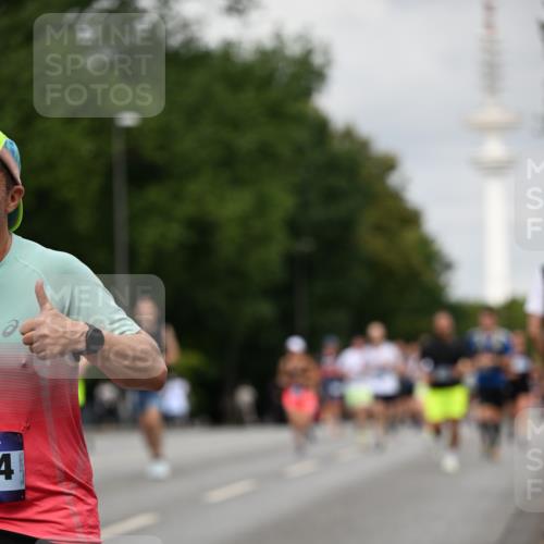 29.06.2025 - hella hamburg halbmarathon Dr. Thomas Lammeyer http://msf.ph/oto/8182861 29.06.2025 10:10:29 Kennedybrücke 1766, 1830, 1936, 1981, 2471, 2624, 3062, 4169, 4542, 4666, 5431, 6014, 7741, 8051, 8290, 8744, 10214, 10781, 10886 meine-sportfotos.de