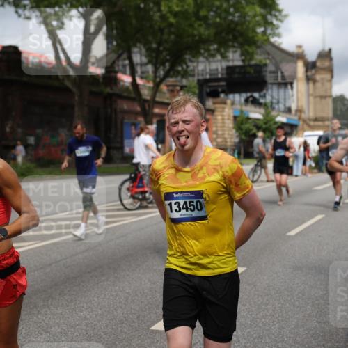 29.06.2025 - hella hamburg halbmarathon Yannick Fuchs http://msf.ph/oto/8182868 29.06.2025 10:43:16 20KM 1094, 1342, 1381, 1452, 1476, 2260, 2592, 2596, 3060, 3985, 4183, 4185, 4847, 4890, 5705, 6158, 6389, 7067, 8302, 8821, 9038, 9213, 9348, 9649, 9661, 10053, 10184, 10859, 10860, 11340, 11451, 11519, 11579, 11679, 11779, 12094, 12421, 12533, 12690, 13009, 13183, 13233, 13269, 13450, 13962, 14033, 15384, 15422, 15784, 15857, 15894, 16369, 16592, 16627, 17173, 17395, 17632, 17745, 17855, 17982, 18598, 18873, 18887 meine-sportfotos.de