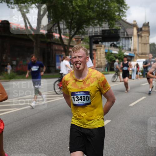 29.06.2025 - hella hamburg halbmarathon Yannick Fuchs http://msf.ph/oto/8182874 29.06.2025 10:43:16 20KM 1094, 1342, 1381, 1452, 1476, 2260, 2592, 2596, 3060, 3985, 4183, 4185, 4847, 4890, 5705, 6158, 6389, 7067, 8302, 8821, 9038, 9213, 9348, 9649, 9661, 10053, 10184, 10859, 10860, 11340, 11451, 11519, 11579, 11679, 11779, 12094, 12421, 12533, 12690, 13009, 13183, 13233, 13269, 13450, 13962, 14033, 15384, 15422, 15784, 15857, 15894, 16369, 16592, 16627, 17173, 17395, 17632, 17745, 17855, 17982, 18598, 18873, 18887 meine-sportfotos.de